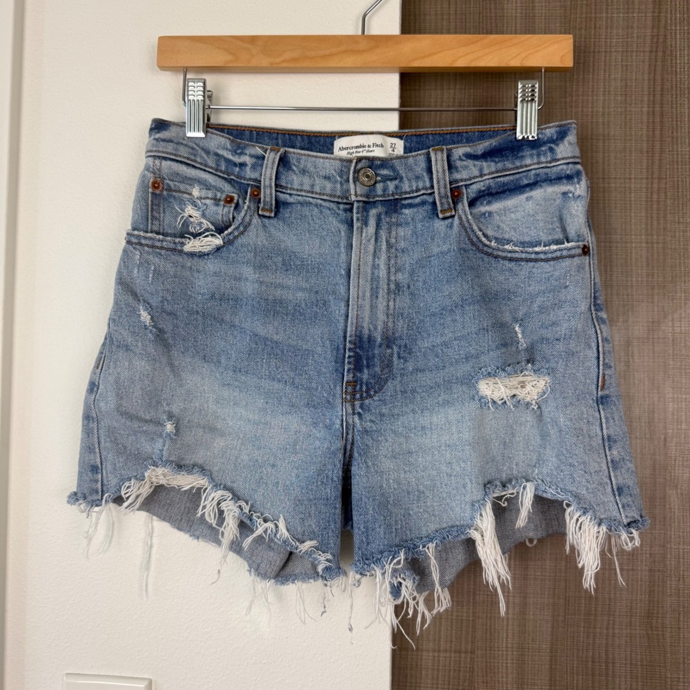 Abercrombie & Fitch High Rise 4" Denim Shorts Distressed Raw Hem Size 4 - Picture 2 of 9